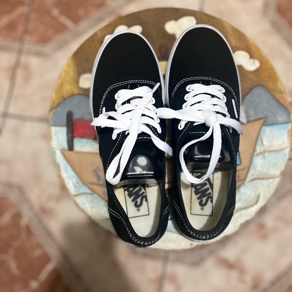 BLACK VANS SHOES
